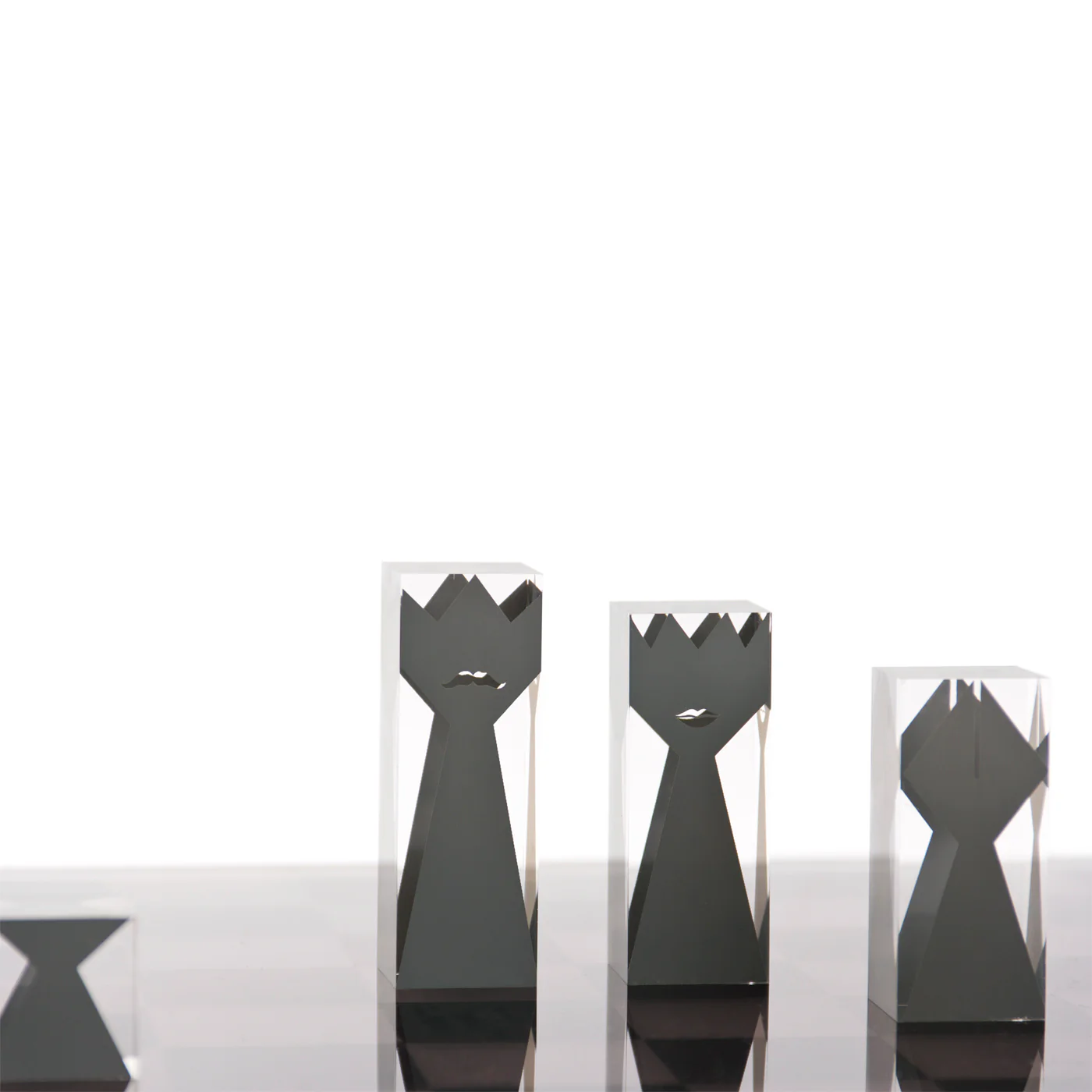 Acrylic Chess Set - Image 4