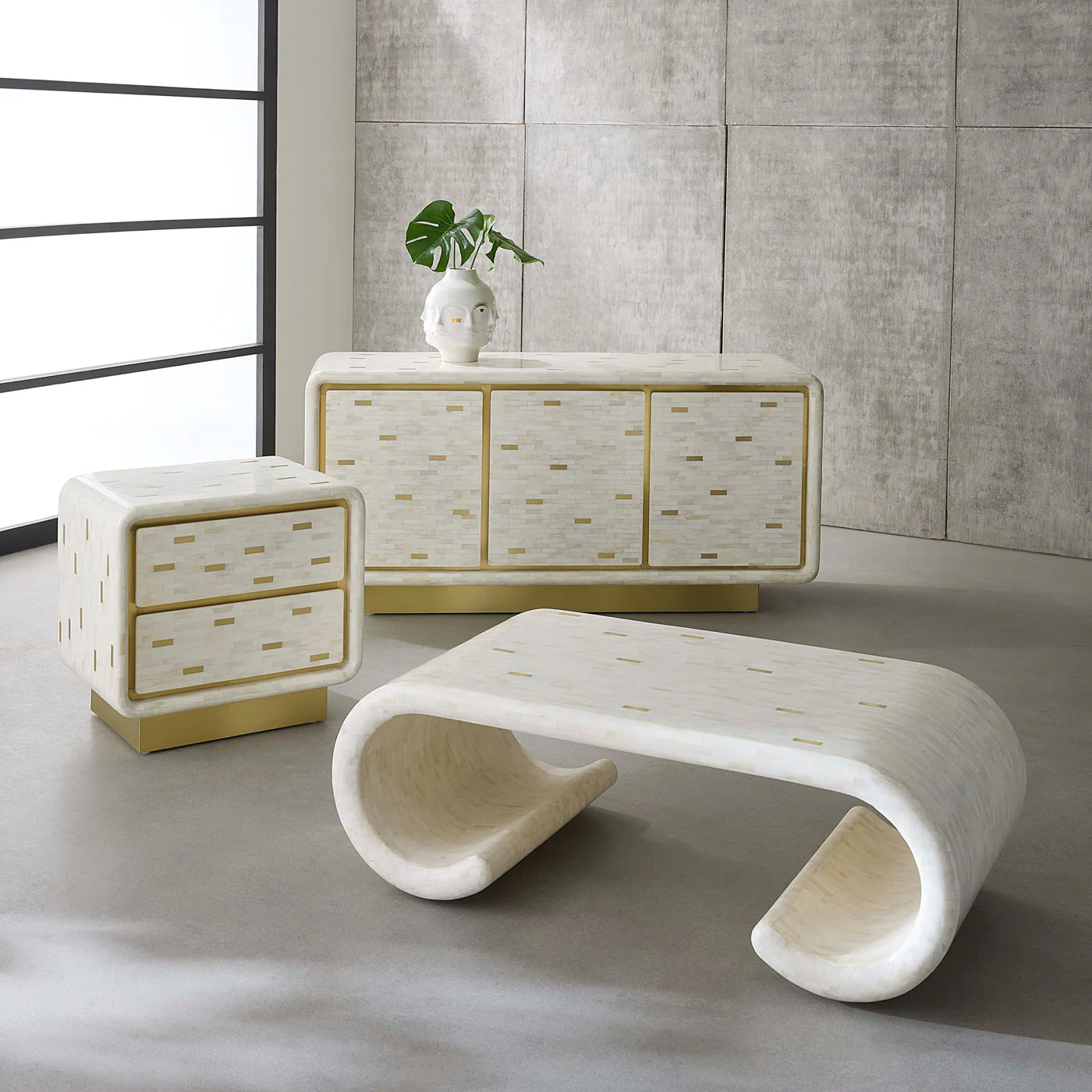 Casablanca End Table - Image 3
