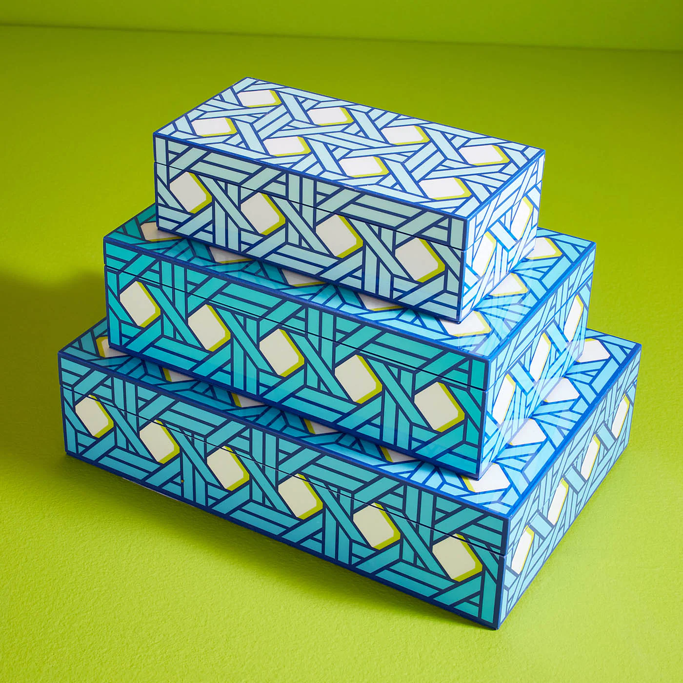 Large Basketweave Lacquer Box - Image 2