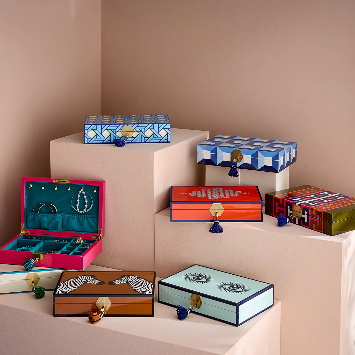 Le Wink Lacquer Jewelry Box - Image 3