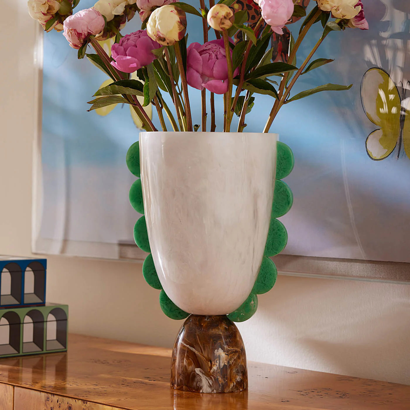 Como Scalloped Urn - Image 2