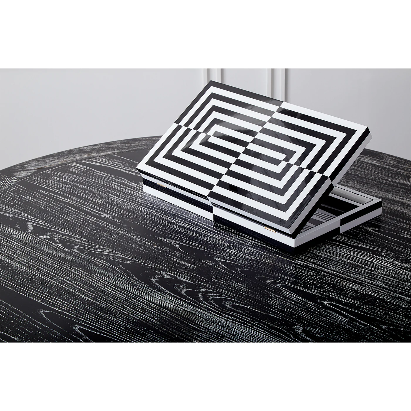 Op Art Backgammon Set - Image 9