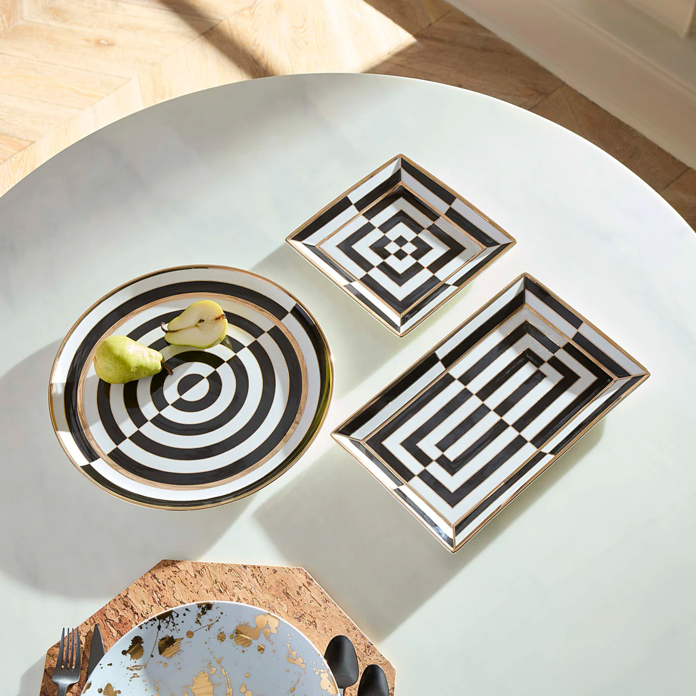 Op Art Round Serving Tray - Image 2