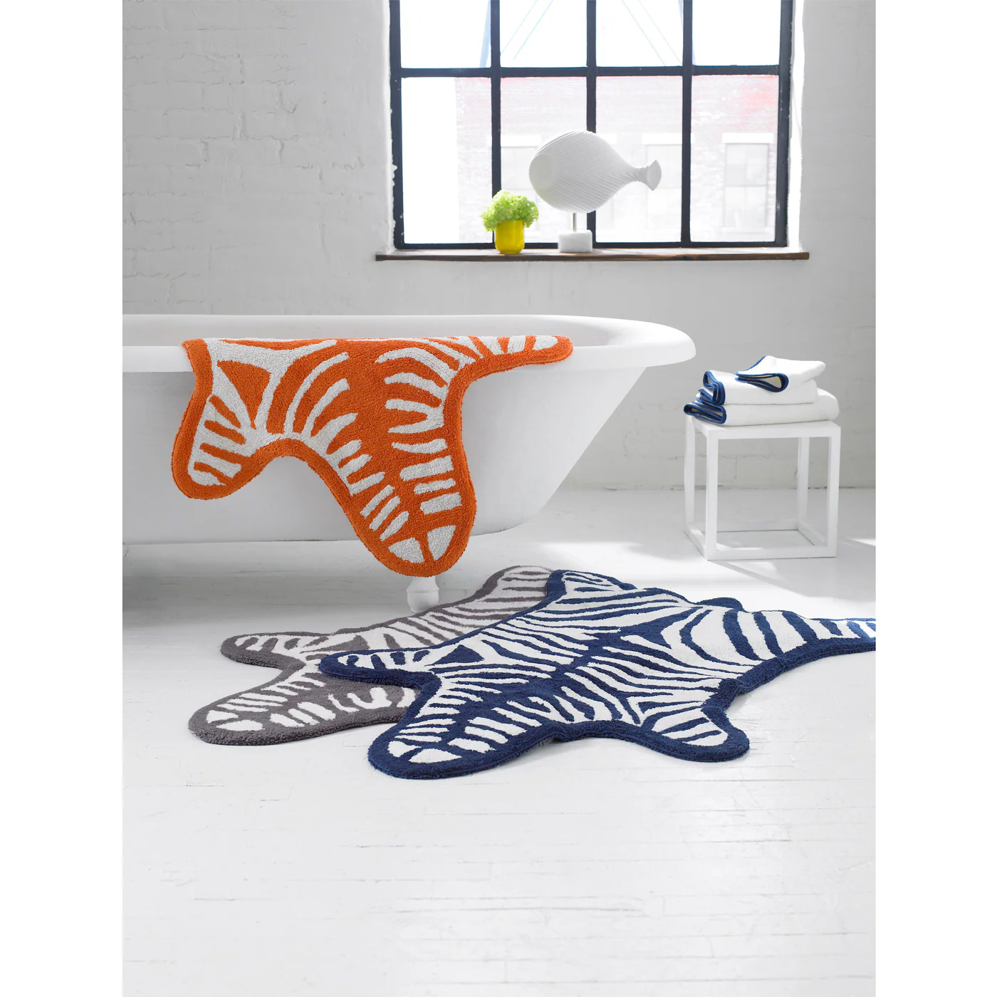 Reversible Zebra Bath Mat - Image 2